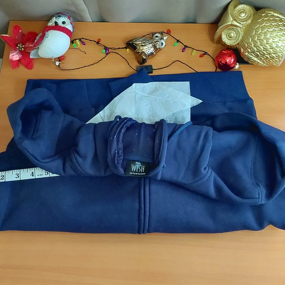 Disney's Wish movie 2023 zip up hoodie sweatshirt. NWT. With a Star zipper pull⭐ - Picture 6 of 11